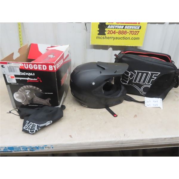 New MotorFist Dirt Bike Helmet Sz LG with Soft Case