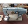 Image 2 : Eaton's Viking Model 604 Sewing Machine + Table