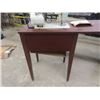 Image 5 : Eaton's Viking Model 604 Sewing Machine + Table