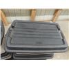 Image 4 : 6 Rubbermaid Extra Large Totes with Hinged Lids