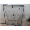 Image 3 : Chain-link Gate with Pole 46" x 55"