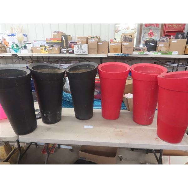 6 Plastic Planters ; 3 Red 3 Black 28" Tall 15" at it Widest