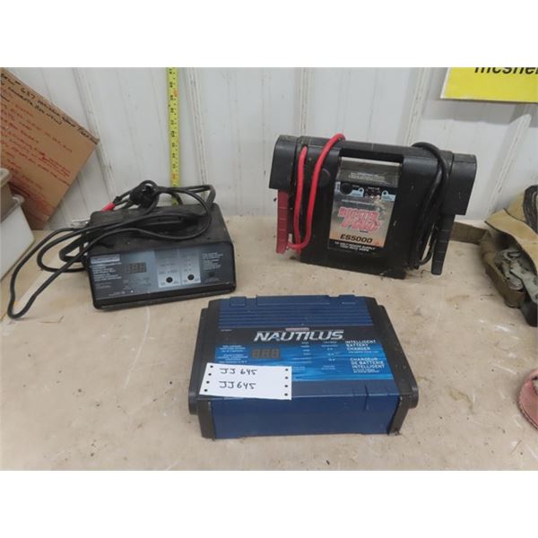 Motomaster Nautilus Battery Charger, Eliminator Battery Charger, Booster Pack