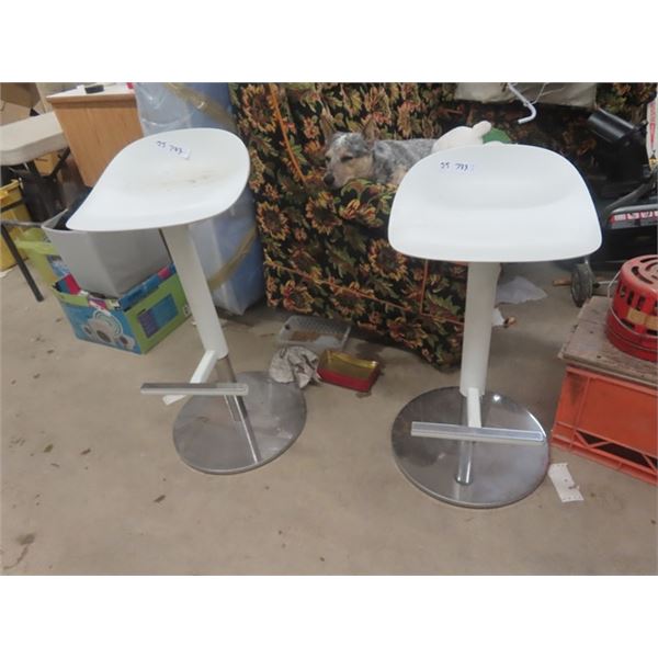 2 Bar Stools with Adjustable Height