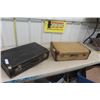 Image 1 : 2 Vintage Suitcases