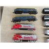 Image 2 : 5 HO Scale Train Engines, 18 Passenger Cars