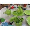 Image 3 : Dishes +  Servers - Kermit Green & Fun New Kitchen Utensils