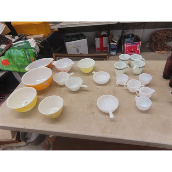 Pyex Mxing Bowls + Cups