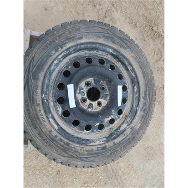 4 Dunlop Winter Tires on 4 Bolt Steel Rims 195 / 60 R15 Decent Tread on 2