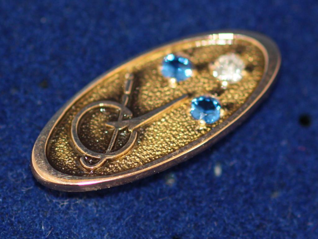 10k Lapel Pin W/Sapphires & Diamond