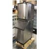 MANITOWOC COMMERCIAL ICE MAKER W/ BIN