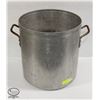 Image 1 : LARGE COMMERCIAL ALUMINUM POT W/ HANDLES