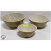 Image 1 : SET OF 3 ASSORTED SIZE PORCELAIN BOWLS