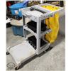 Image 1 : RUBBERMAID CLEANING CART