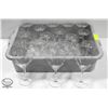 Image 1 : GREY BIN WITH MARTINI GLASSES (X16)