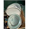 Image 2 : Serving dishes