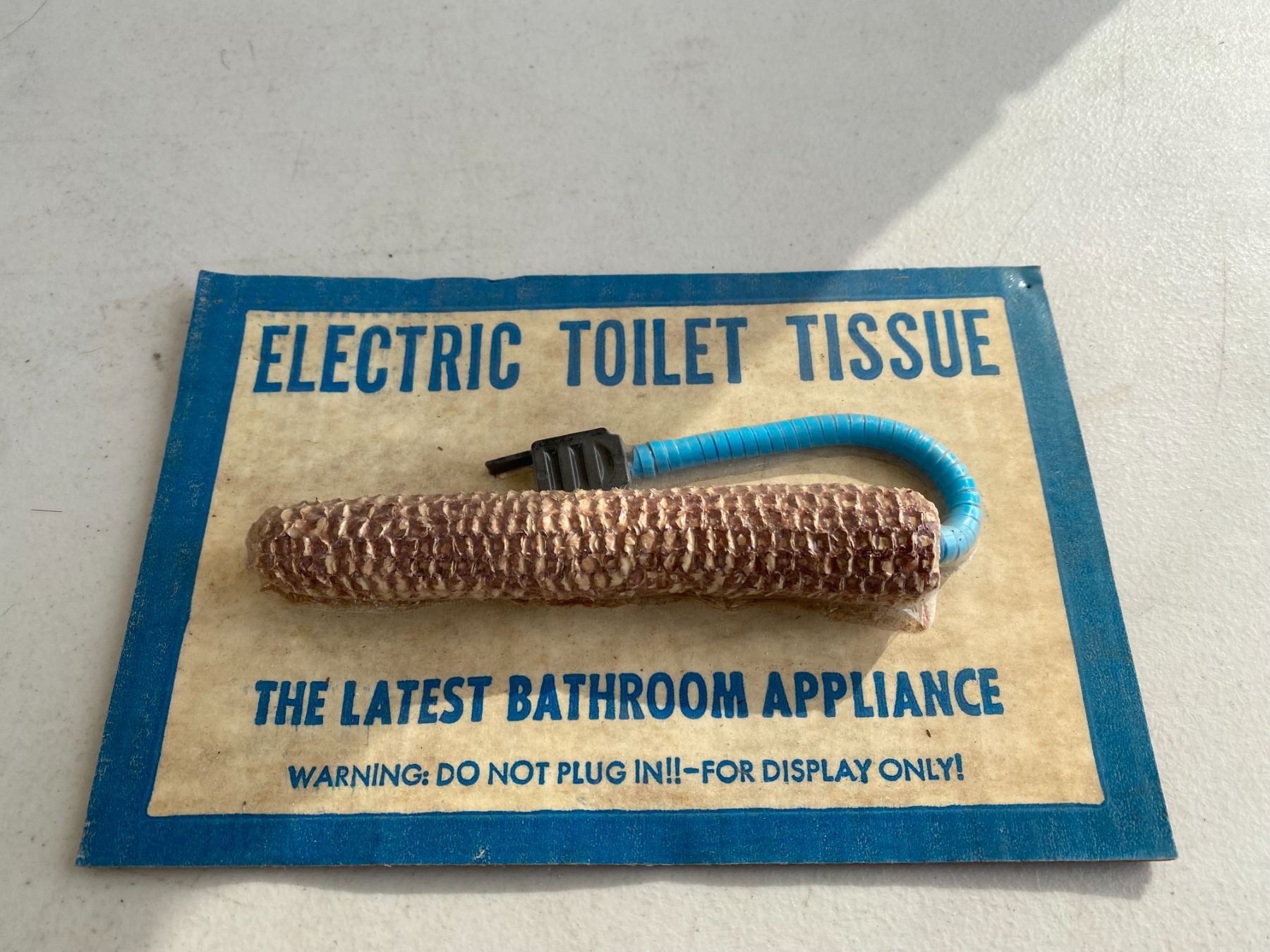 Electric toilet tissue