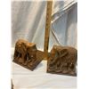 Image 1 : Book ends