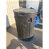 Image 2 : Wheeled container