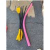 Image 1 : Paddles and noodle