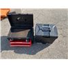 Image 1 : Two storage containers