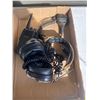 Image 1 : Radio and headphones