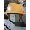Image 1 : End table