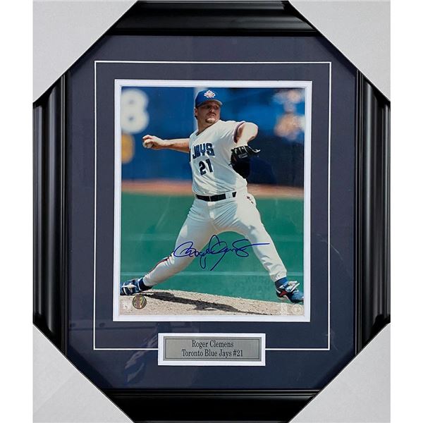 ROGER CLEMENS SIGNED AND CUSTOM FRAMED 16 X 20 DISPLAY (FROZEN POND COA)