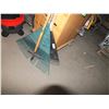 Image 2 : Garden Tool Lot