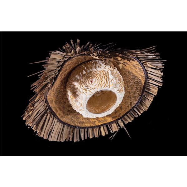 EXQUISITE "ROSE SHELL" LAMP OA WAREHOUSE SHOWROOM SAMPLE.