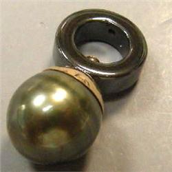 14K GOLD 11 MM BLACK TAHITIAN PEARL AMD HEMATITE UNISEX PENDANT