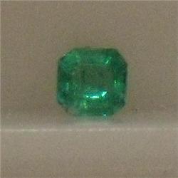 0.18 CTS SQUARE CUT EMERALD 3 MM