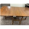 Image 1 : Beautiful Wood Folding Table