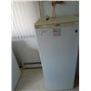 Image 2 : KENMORE UPRIGHT FRIDGE AND VASE