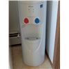 Image 2 : DUAL TEMP WATER DISPENSER WITH 5 GAL JUG