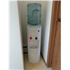 Image 4 : DUAL TEMP WATER DISPENSER WITH 5 GAL JUG