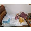 Image 11 : 5-PC BDRM SET, VANITY (MISSING MIRROR); STOOL, SIDETABLE, 4-DRAWER CHEST, DOUBLE BED & BEDDING. W/ C