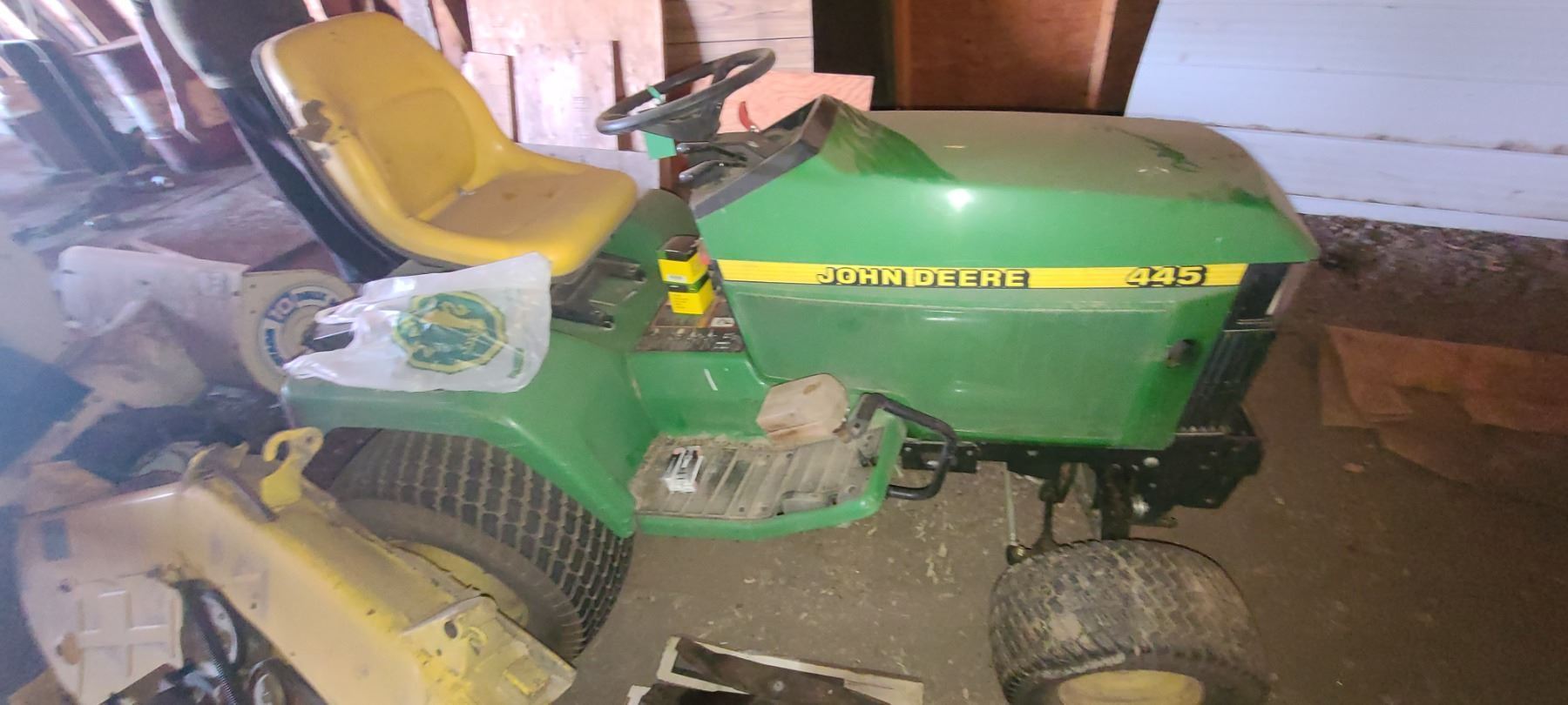 JOHN DEERE 445 TRACTOR - COMES WITH 54
