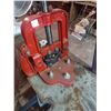 Image 3 : PIPE STAND AND CROW BAR