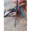 Image 4 : PIPE STAND AND CROW BAR