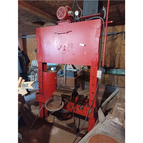 HYDRAULIC PRESS WITH SAUSAGE STUFFER ATTACHEMENT