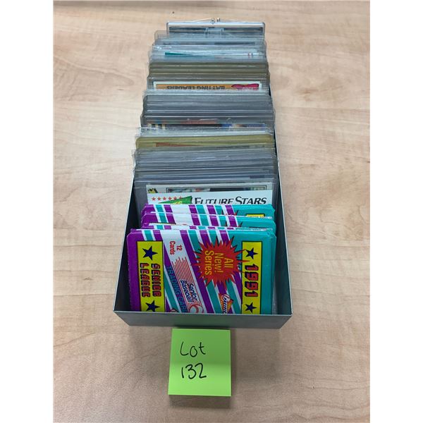 Lot of variety baseball cards