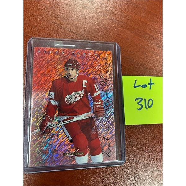 Steve Yzerman Beatuty Card Leaf Limited