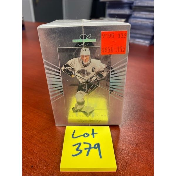 1995 Leaf Limited Unkown if Gretzy Gold is in there ???? Gamble!
