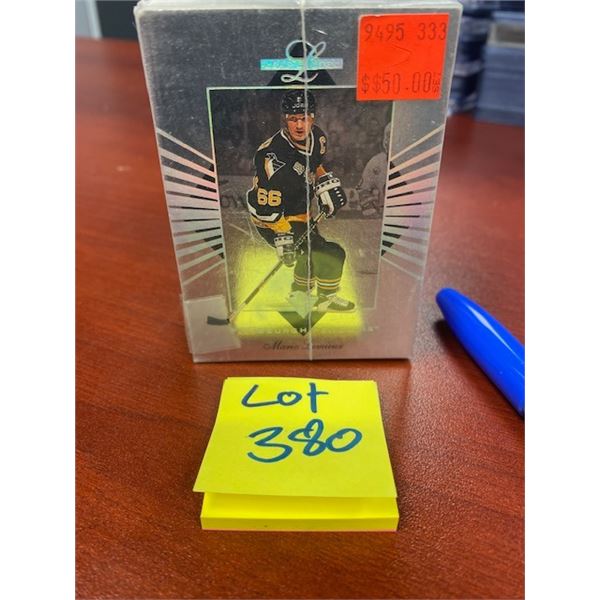 1995 Leaf Limited Unkown if Gretzy Gold is in there ???? Gamble!