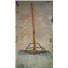 Image 1 : BUNDLE OF GARDEN TOOLS, RAKE, BUSHBROOM, ETC.