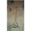 Image 1 : BUNDLE OF 2 GARDEN TOOLS