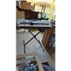 Image 1 : YAMAHA KEYBOARD ON STAND