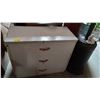 Image 1 : 3 DRAWER CHEST OF DRAWERS
