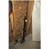 Image 1 : PICK, SLEDGEHAMMER & PRY BAR